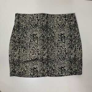 Peppermint metallic snakeskin skirt size medium